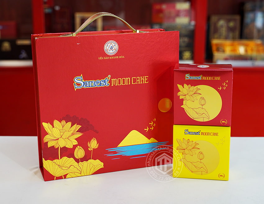 Bánh trung thu Yến Sào hộp 4 bánh x 200gr (2 thập cẩm, 2 nhân mềm)