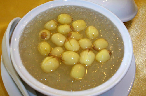 Cách nấu chè tổ yến hạt sen ngon, bổ dưỡng